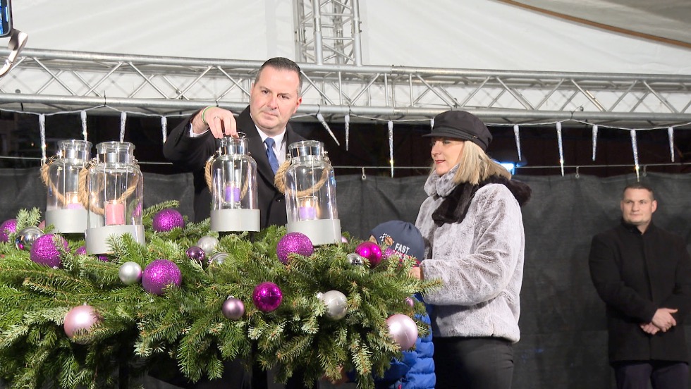 Meggyújtották a negyedik gyertyát, ezzel lezárult az Egerszegi Advent Meggyújtották a negyedik gyertyát, ezzel lezárult az Egerszegi Advent