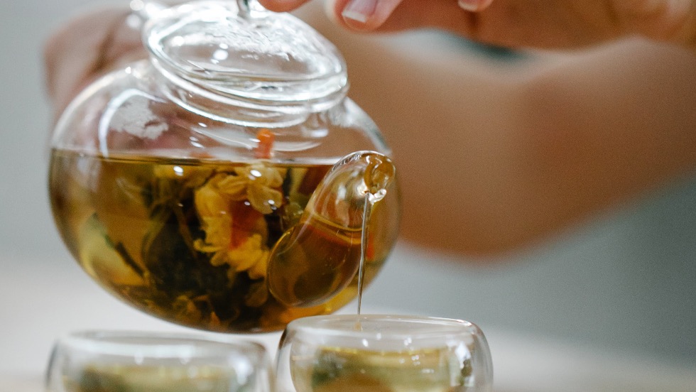 Ez a tea lenyűgöző hatással van a szervezetre, mégsem fogyasztunk belőle eleget Ez a tea lenyűgöző hatással van a szervezetre, mégsem fogyasztunk belőle eleget