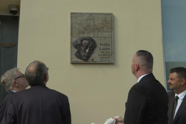 Emléktáblát avattak Vajda Lajos tiszteletére Emléktáblát avattak Vajda Lajos tiszteletére