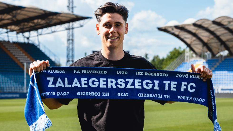 Skribek Alen visszatér a ZTE FC-hez – újra kék-fehérben a fiatal támadó
Skribek Alen visszatér a ZTE FC-hez – újra kék-fehérben a fiatal támadó
