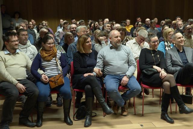 Szerelmi kalandtra, romantikus vacsora a hzassg hetben
