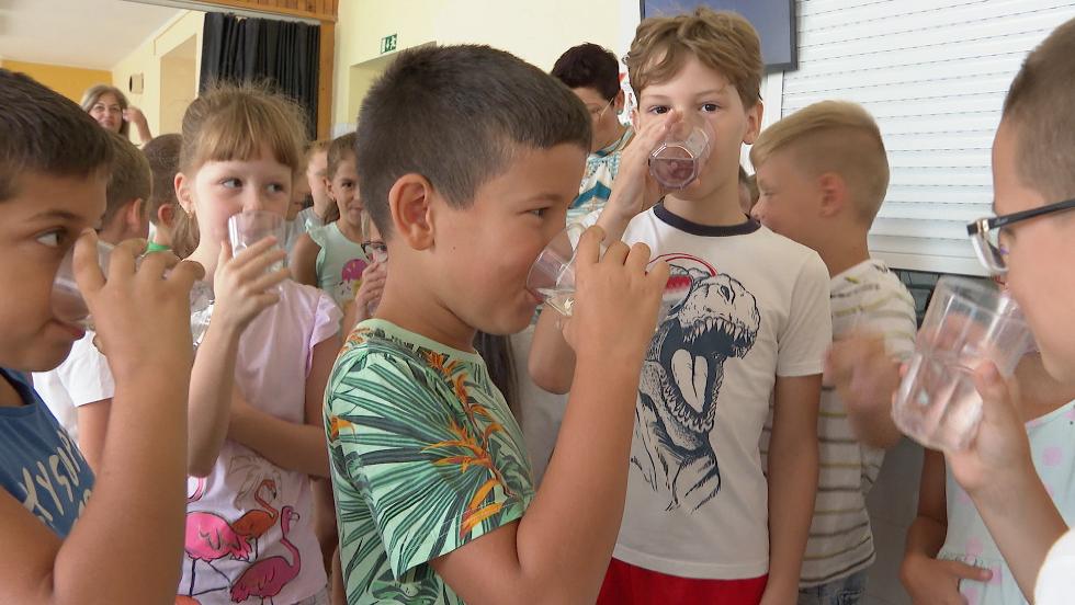 Így védekeznek az iskolákban a hőség ellen Így védekeznek az iskolákban a hőség ellen