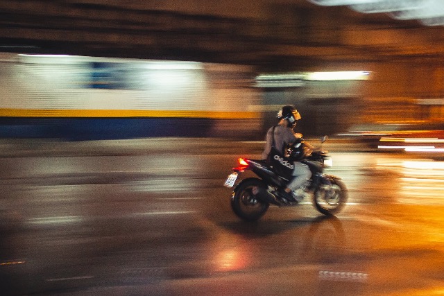 Elcsúszott egy motoros Zalaegerszegen Elcsúszott egy motoros Zalaegerszegen