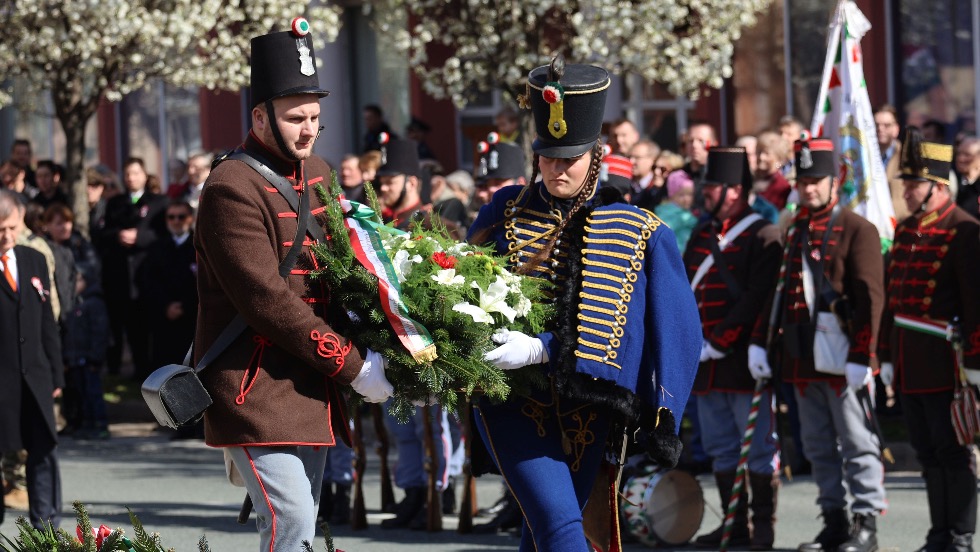 Tisztelet a btraknak! – Mrcius 15-i megemlkezs Zalaegerszegen 