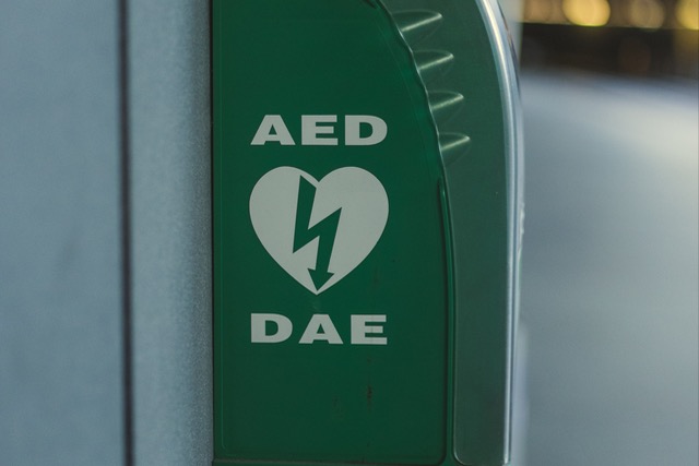 Defibrillátorokat telepített az OMV az autópályák mentén üzemelő benzinkútjain Defibrillátorokat telepített az OMV az autópályák mentén üzemelő benzinkútjain