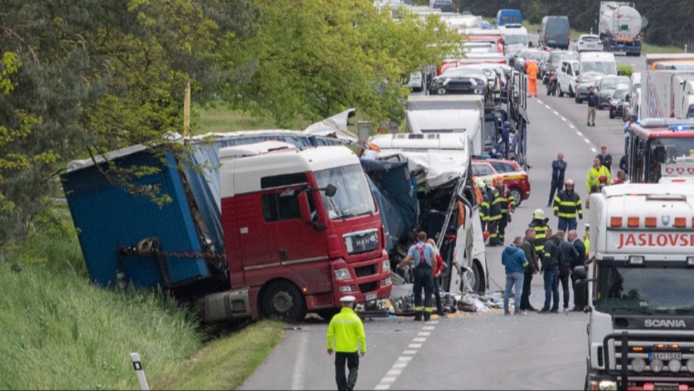 Szlovkiai buszbaleset: 18 utas hazarkezett, ketten tovbbra is mlyaltatsban vannak