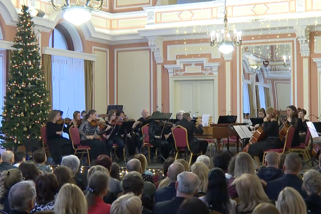 Csendes �j – ism�t minden jegy elfogyott