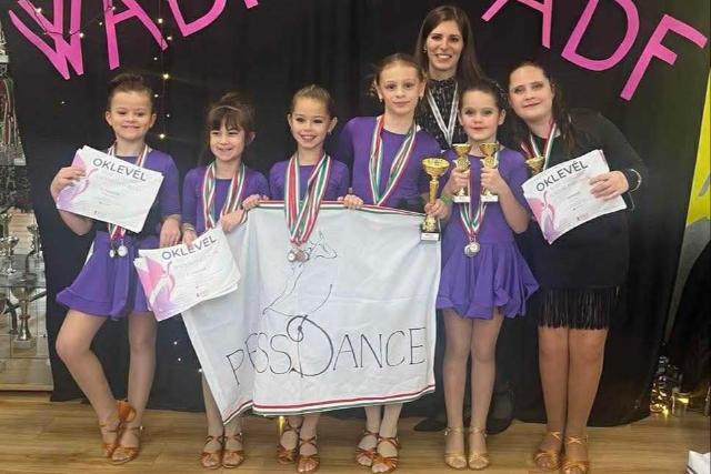 Tizen�t Press Dance arany�rem a WADF Magyar Bajnoks�gon
