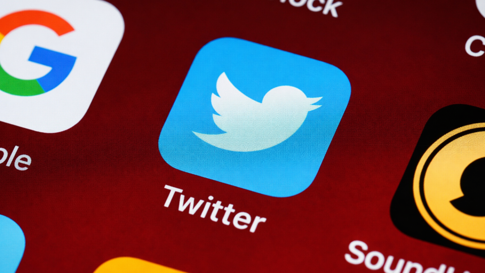 Elszállt a kismadár: X a Twitter új neve Elszállt a kismadár: X a Twitter új neve