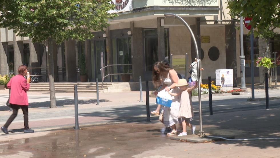 Harmadfokú hőségriasztás: fő az óvatosság és a tudatos vízhasználat Harmadfokú hőségriasztás: fő az óvatosság és a tudatos vízhasználat