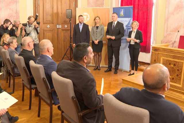 Ünnepélyesen beiktatták az ülnököket Zalaegerszegen Ünnepélyesen beiktatták az ülnököket Zalaegerszegen