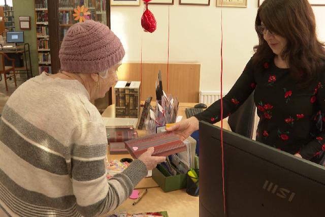 K�nyvaj�nd�koz�s napja – Meglepet�sek �s csereber�k a k�nyvt�rakban 