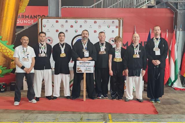 �remes�vel z�rta a kungfu vil�gbajnoks�got a zalaegerszegi Bels� Utak Iskol�ja