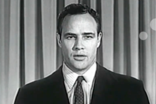 Brando, Elvis �s Camus: 1956 k�l�n�s kapcsol�d�sai a m�v�szettel