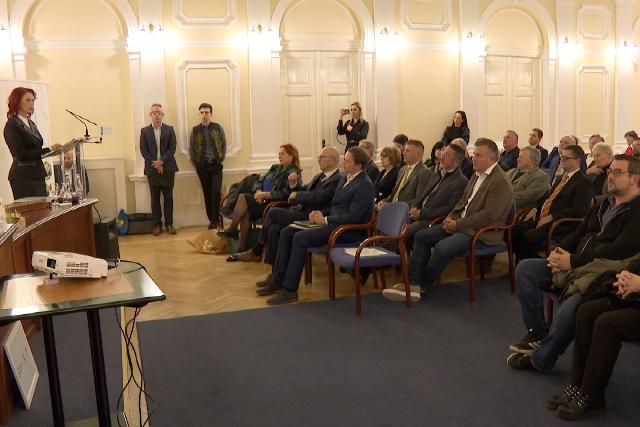 Gazdafrum s lisztadomny