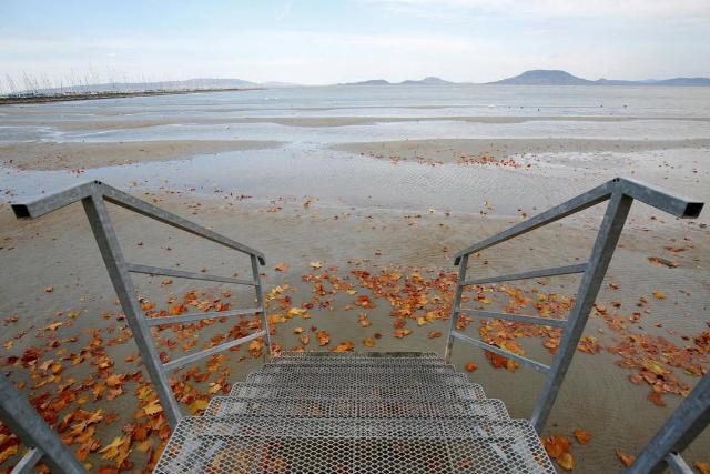 Tovbb cskken a Balaton tlagos vzllsa