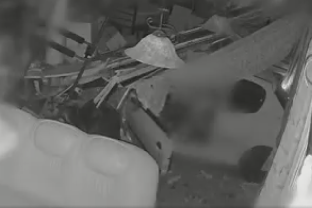 Videón, ahogy ittasan, bedrogozva, ajtóstul rontott a házba egy zalaegerszegi sofőr
Videón, ahogy ittasan, bedrogozva, ajtóstul rontott a házba egy zalaegerszegi sofőr