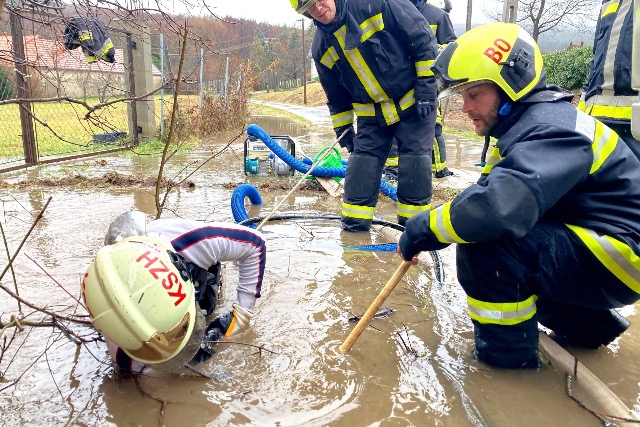 Villmrvizek puszttanak a nyugati hatrnl