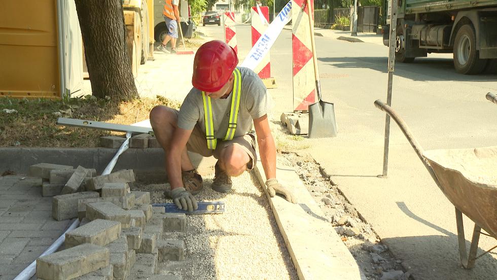 Felújítási munkálatok a Vizslapark északi oldalán Felújítási munkálatok a Vizslapark északi oldalán