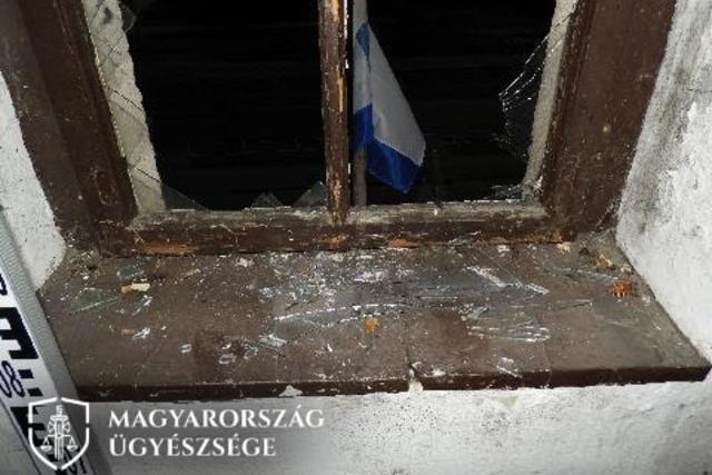Betrte a zalaegerszegi vastlloms ablakait – vdat emeltek 
