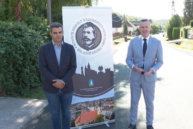 Befejez�d�tt a R�zs�s utca t�bb mint 300 m�teres szakasz�nak fel�j�t�sa a botfai v�rosr�szben
