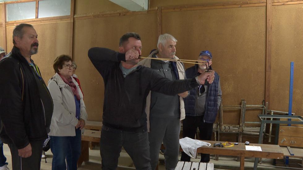 Haditornát tartottak a szépkorúaknak Haditornát tartottak a szépkorúaknak