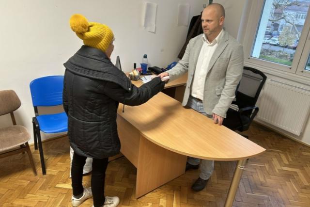 Ellltottk a zalaegerszegi pnztrcatolvajt – visszakapta pnzt az ids n
