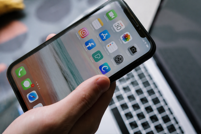 Egy korszak v�get �r? Sz�m�zik az SMS-t az �let�nkb�l