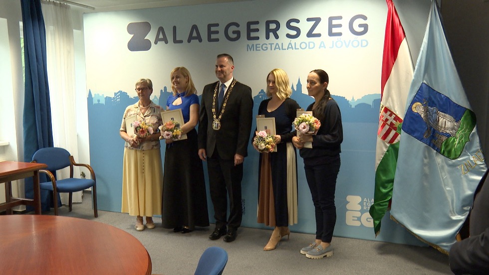 Átadták az elismeréseket – Semmelweis-napi ünnepség a városházán Átadták az elismeréseket – Semmelweis-napi ünnepség a városházán
