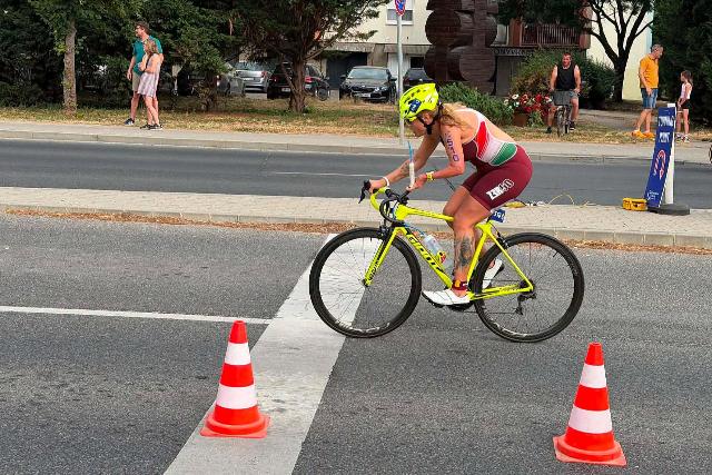 Kov�cs Imola a hetedik helyen v�gzett a tatai paratriatlon-vil�gkup�n