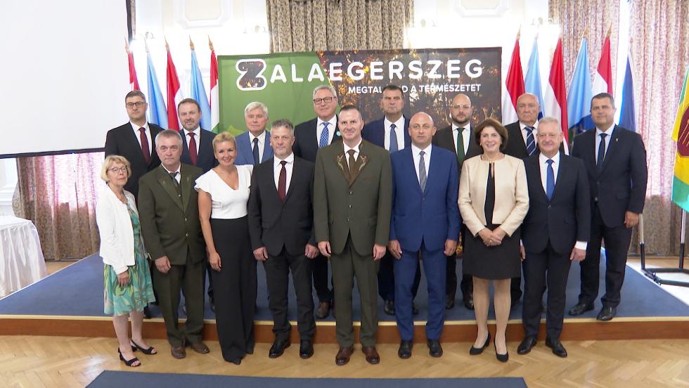 Kszntttk a testvrvrosokat