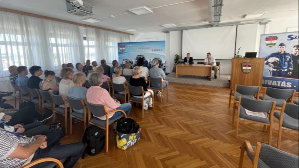 Szakmai fórum: az iskolaőrök munkáját értékelték Szakmai fórum: az iskolaőrök munkáját értékelték