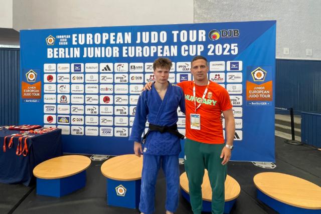 Mátéffy Gábor a harmadik fordulóban búcsúzott a berlini junior Európa-kupán
Mátéffy Gábor a harmadik fordulóban búcsúzott a berlini junior Európa-kupán