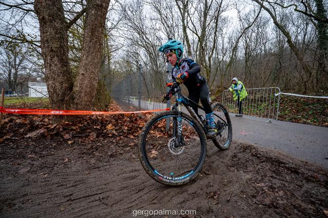 GreenZone ZKSE: Dobogk s gyzelem a Kamaraerdben rendezett Cyclo-cross Magyar Kupn