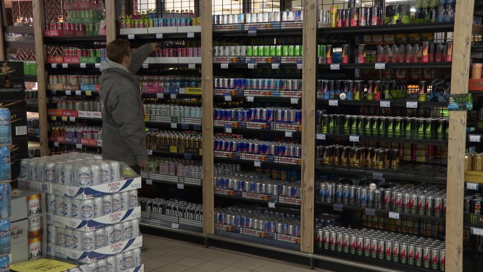 Betiltják az energiaitalok vásárlását a 18 év alattiak körében – orvos figyelmeztet a veszélyekre Betiltják az energiaitalok vásárlását a 18 év alattiak körében – orvos figyelmeztet a veszélyekre