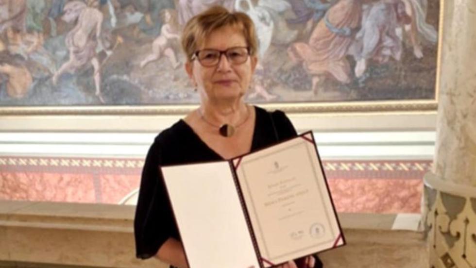 Mra Ferenc-djban rszeslt Bres Katalin trtnsz-fmuzeolgus
