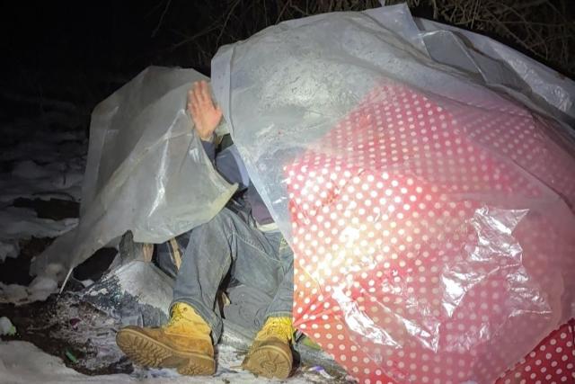 Nejlonb�l t�kolt s�torban pr�b�lta �tv�szelni a m�nuszokat egy f�rfi Keszthelyen