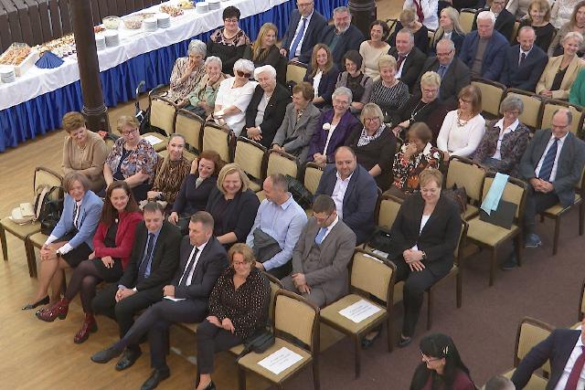 Jubil�ltak – Hatvan�ves a De�k-technikum 