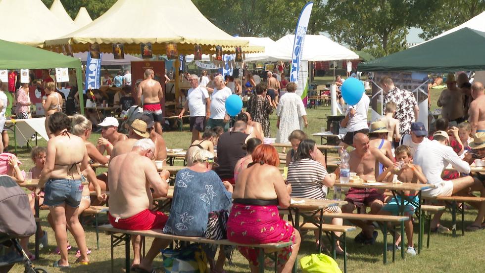 Sokakat vonzott a jtkonysgi nap az AquaCityben