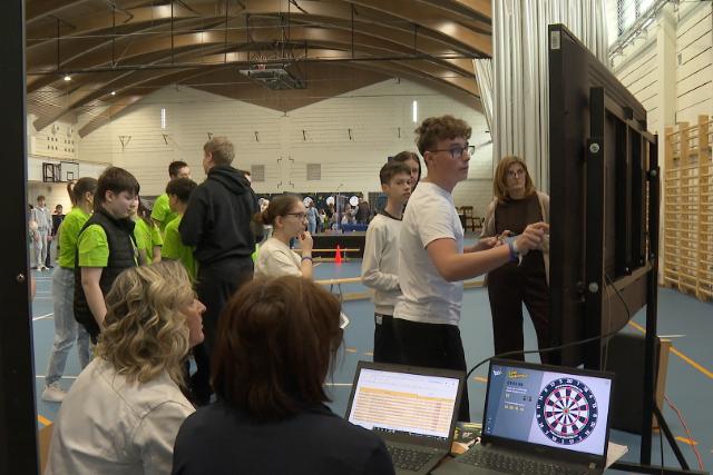 DartsMatek region�lis d�nt�nek adott otthont a D�zsa-iskola