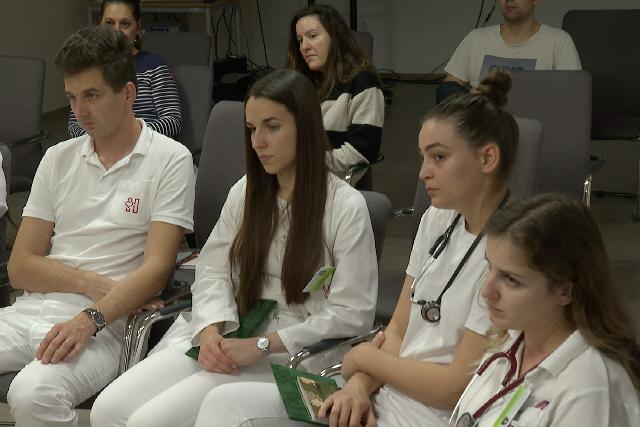 Rezidenseket köszöntöttek a Zala Vármegyei Szent Rafael Kórházban Rezidenseket köszöntöttek a Zala Vármegyei Szent Rafael Kórházban