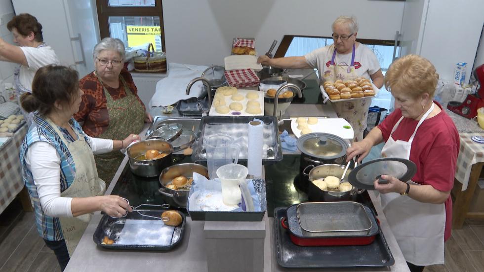 A farsang jegyben telt a szombat a Gcseji Tudskzpontban