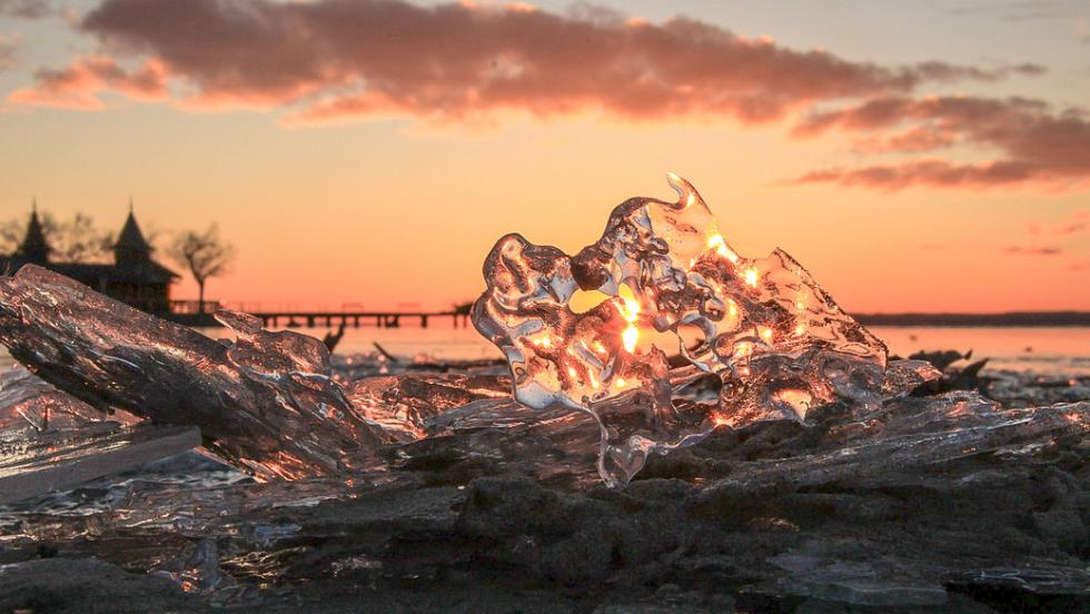 Elkezdett jegesedni a Balaton Elkezdett jegesedni a Balaton