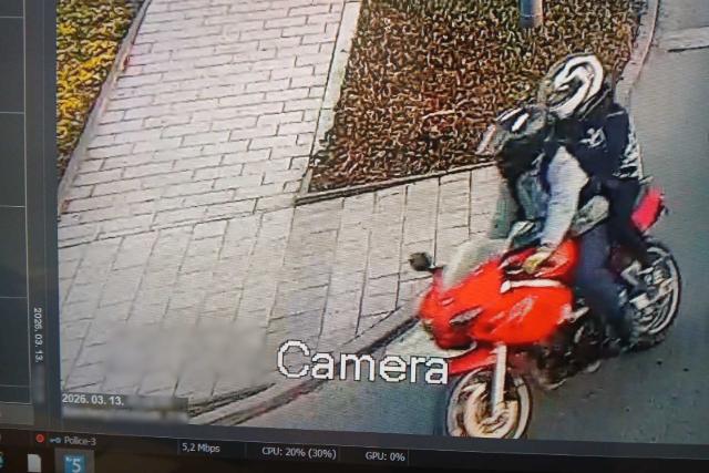 Felismeri �ket? Motorral menek�ltek a h�v�zi tolvajok