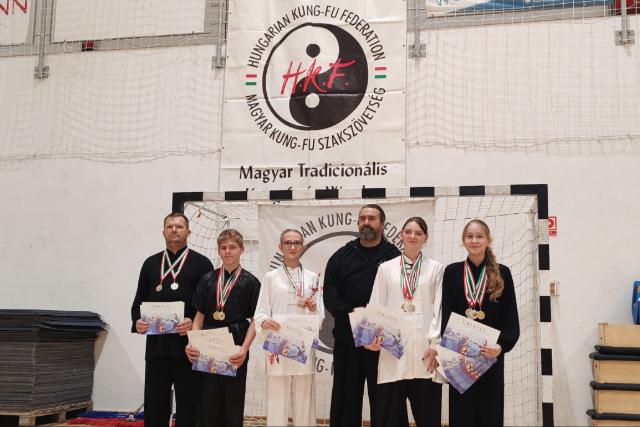 Kilenc aranyrmet szereztek a zalaegerszegi kungfusok Fton