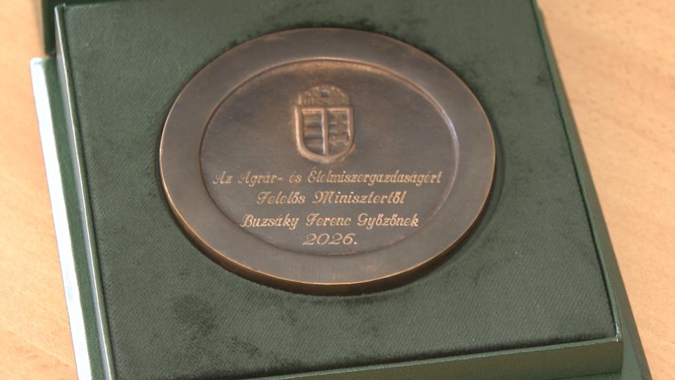 Állami kitüntetést kapott Buzsáky Ferenc Győző Állami kitüntetést kapott Buzsáky Ferenc Győző