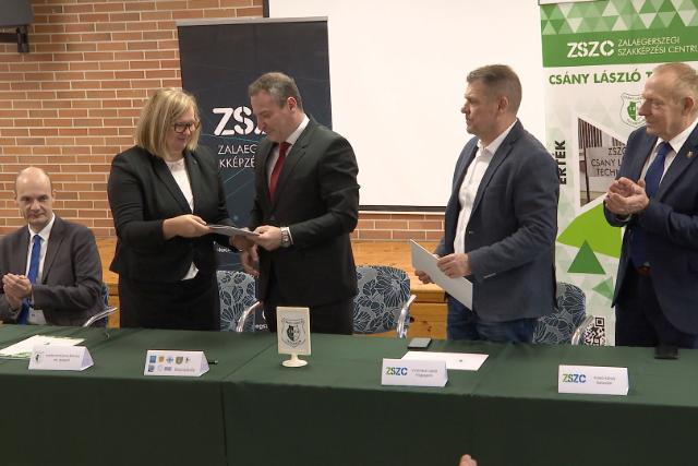 Bázisiskola program indul a Csány László Technikumban Bázisiskola program indul a Csány László Technikumban