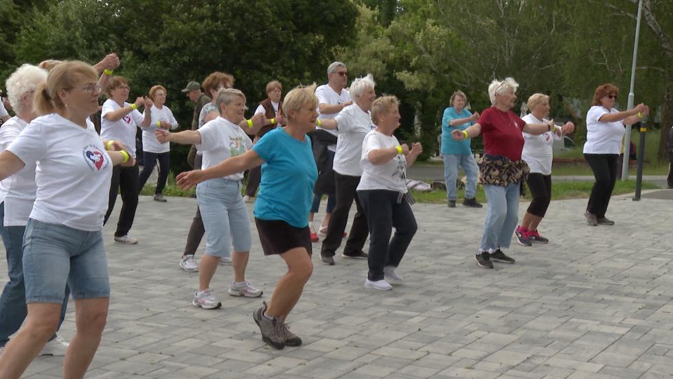 Mozgásban a múlt: retro sportnapot rendeztek a Gébárti-tónál Mozgásban a múlt: retro sportnapot rendeztek a Gébárti-tónál
