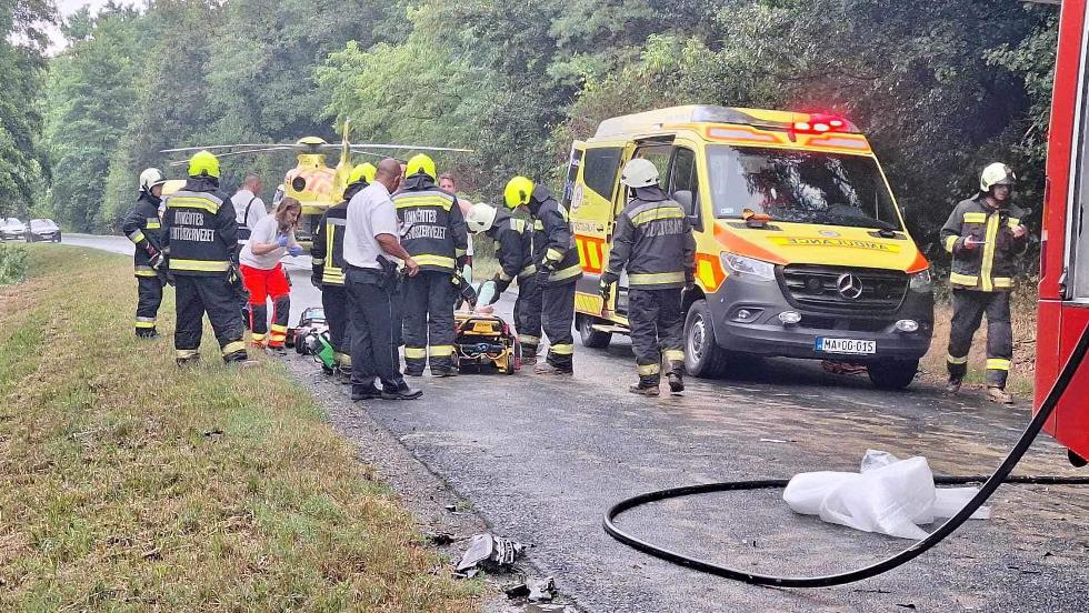 Frontális karambol Felsőrajk közelében Frontális karambol Felsőrajk közelében