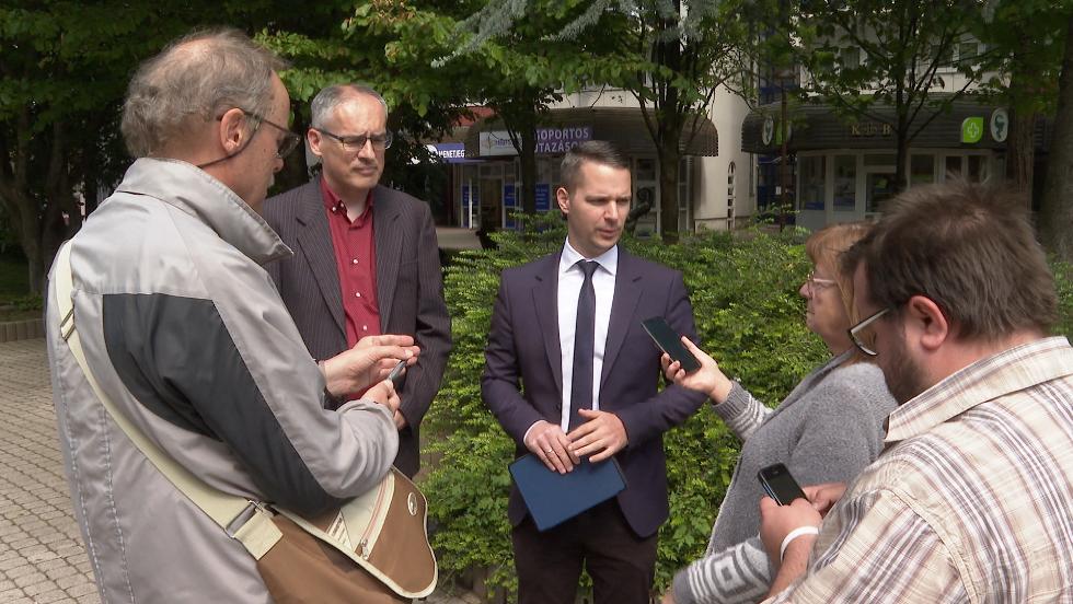 Nyilvántartásba vette a DK - Momentum polgármester- és képviselőjelöltjeit a Helyi Választási Iroda Nyilvántartásba vette a DK - Momentum polgármester- és képviselőjelöltjeit a Helyi Választási Iroda